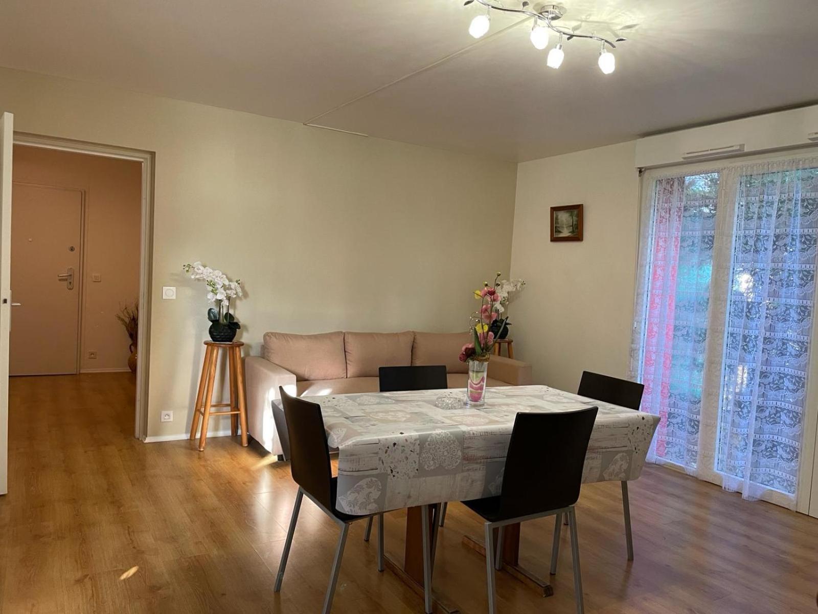 Apartamento F3 Cosy A Cergy A 10 Minutes De La Gare Cergy Prefecture Et Proche Essec Exterior foto